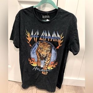 Def Leppard tshirt, size Large